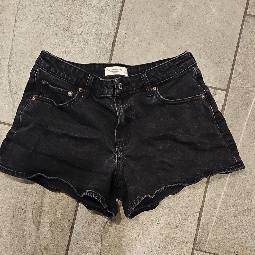 Abercrombie & Fitch Black Denim A-Line Shorts – Size 30 (Curve Love)